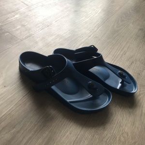 NEW. Never worn. Women’s Essential Sandals Sz 39